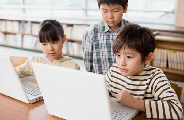 高拍仪的出现让教师教学更加生动有趣